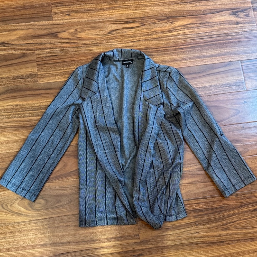 Chic Gray Striped Women's Blazer